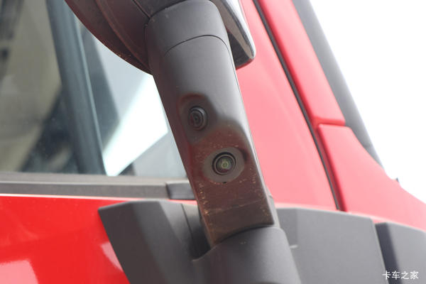 东风天龙旗舰王者600马力牵引车，特价现车，数量有限，先到先得