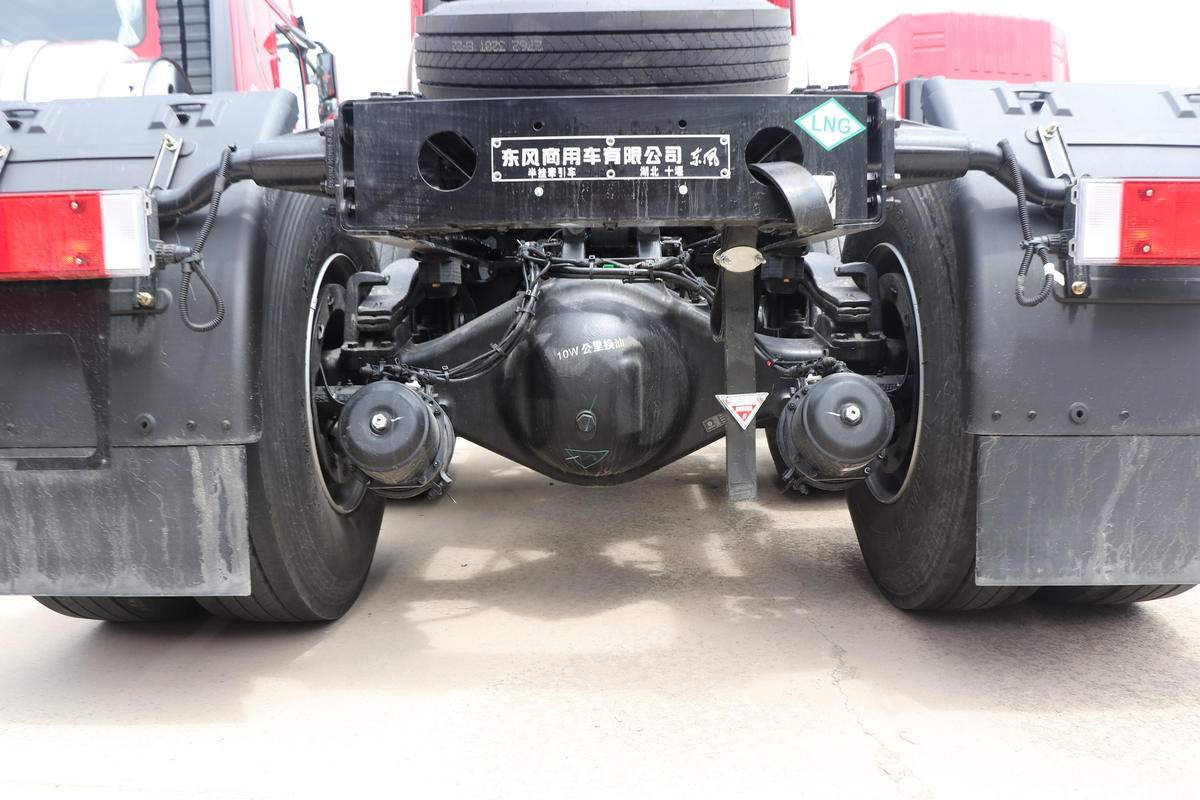 东风天龙KL 520马力 LNG牵引车 国六+液缓 长途重载更经济