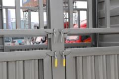 中国重汽HOWO 悍将 160马力 4.15米单排仓栅式轻卡(万里扬8档)(ZZ5047CCYG3215F145)