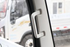 陕汽商用车 德龙G300 155马力 4.18米单排仓栅式轻卡(SX5043CCYNP6331)