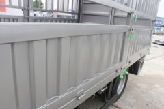 陕汽商用车 德龙G300 155马力 4.18米单排仓栅式轻卡(SX5043CCYNP6331)