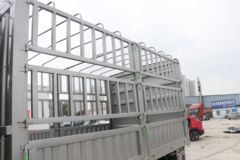 陕汽商用车 德龙G300 155马力 4.18米单排仓栅式轻卡(SX5043CCYNP6331)