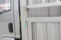 陕汽商用车 德龙G300 155马力 4.18米单排仓栅式轻卡(SX5043CCYNP6331)