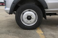 SRM鑫源 T5LEV 3.5T 2024款城际版 3.77米单排纯电动厢式微卡70.47kWh