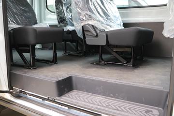 �������� ȫ˳T8 2024�� �๦�ܰ� 154���� 2.0T���� 6�� �����ж����ͼƬ