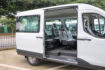 �������� ȫ˳T8 2024�� �๦�ܰ� 154���� 2.0T���� 6�� �����ж����ͼƬ