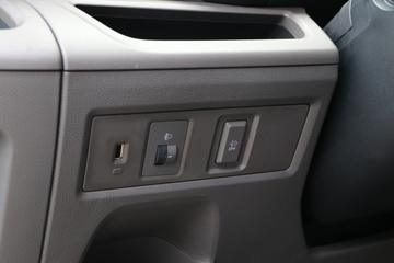 �������� ȫ˳T8 2024�� �๦�ܰ� 154���� 2.0T���� 6�� �����ж����ͼƬ