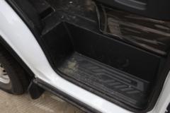 江铃汽车 全顺T8 2024款 多功能版 154马力 2.0T柴油 6座 中轴中顶轻客