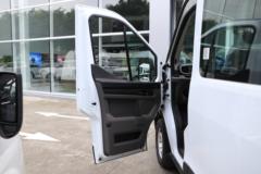 江铃汽车 全顺T8 2024款 多功能版 154马力 2.0T柴油 6座 中轴中顶轻客