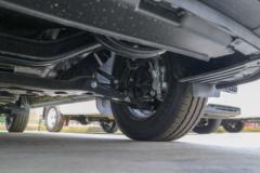 江铃汽车 全顺T8 2024款 多功能版 154马力 2.0T柴油 6座 中轴中顶轻客