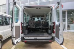 江铃汽车 全顺T8 2024款 多功能版 154马力 2.0T柴油 6座 中轴中顶轻客