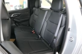 五十铃铃拓&nbsp;皮卡驾驶室                                               图片