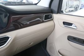 跨越星V5EV&nbsp;电动封闭厢货驾驶室图片