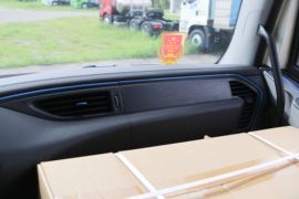 解放J6P&nbsp;电动牵引车驾驶室图片