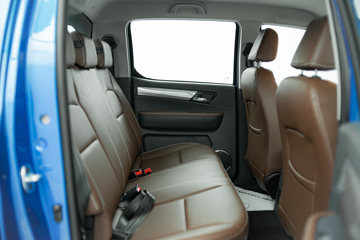 ����T8 60�������� 2.0T���� 150���� �ֶ����� ��˫��Ƥ��ͼƬ