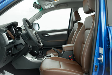 ����T8 60�������� 2.0T���� 150���� �ֶ����� ��˫��Ƥ��ͼƬ