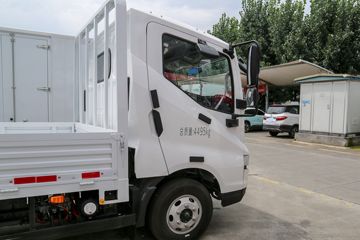 ���ǵ�T5 �Ƹ��� 4.5T 4.005�׵��Ų��ʽ���̻�϶��������Ῠ18.3kWhͼƬ