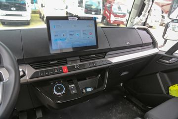 ���ǵ�T5 �Ƹ��� 4.5T 4.005�׵��Ų��ʽ���̻�϶��������Ῠ18.3kWhͼƬ