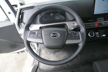 ���ǵ�T5 �Ƹ��� 4.5T 4.005�׵��Ų��ʽ���̻�϶��������Ῠ18.3kWhͼƬ