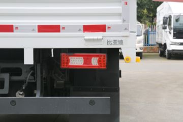 ���ǵ�T5 �Ƹ��� 4.5T 4.005�׵��Ų��ʽ���̻�϶��������Ῠ18.3kWhͼƬ