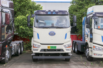一汽解放 J6L 6X4 纯电动牵引车(CA4250P62T1BEVA9)352.09kWh