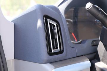 �й�����HOWO ͳ˧PRO 170���� 4.15��AT�Զ���������ʽ�Ῠ(ZZ5047XXYF3319F145)ͼƬ