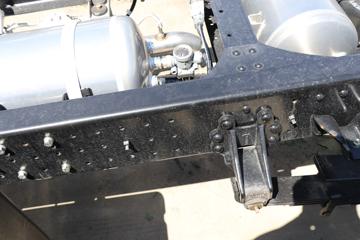 �й�����HOWO ͳ˧PRO 170���� 4.15��AT�Զ���������ʽ�Ῠ(ZZ5047XXYF3319F145)ͼƬ