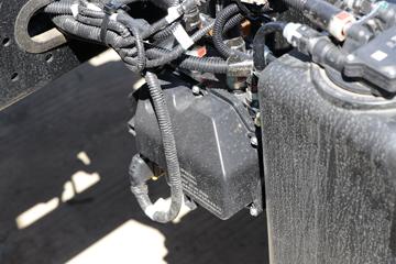 �й�����HOWO ͳ˧PRO 170���� 4.15��AT�Զ���������ʽ�Ῠ(ZZ5047XXYF3319F145)ͼƬ