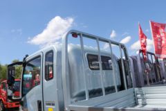 中国重汽HOWO 统帅 150马力 3.85米排半栏板轻卡(法士特8档)(ZZ1097G3315F191)