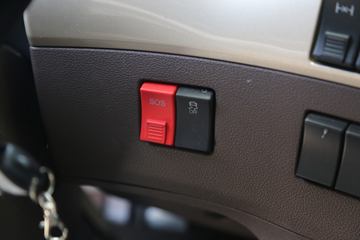 �������� ����H5�ؿ� 6X4 ����ʽ���綯ǣ����350kWhͼƬ