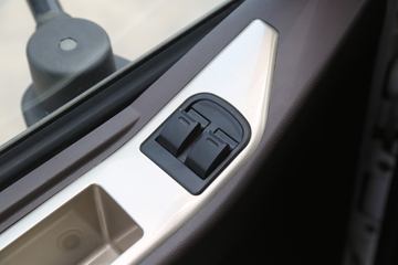 �������� ����H5�ؿ� 6X4 ����ʽ���綯ǣ����350kWhͼƬ