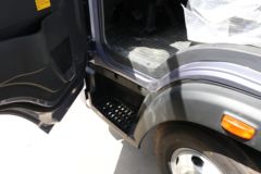 中国重汽HOWO 统帅 165马力 3.85米排半栏板轻卡(法士特8档)(ZZ1047G3215F144B)