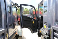 中国重汽HOWO 统帅 165马力 3.85米排半栏板轻卡(法士特8档)(ZZ1047G3215F144B)