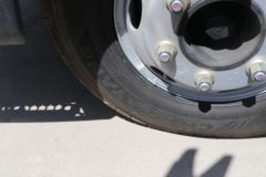 中国重汽HOWO 统帅 165马力 3.85米排半栏板轻卡(法士特8档)(ZZ1047G3215F144B)