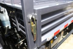 中国重汽HOWO 统帅 165马力 3.85米排半栏板轻卡(法士特8档)(ZZ1047G3215F144B)