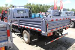 中国重汽HOWO 统帅 165马力 3.85米排半栏板轻卡(法士特8档)(ZZ1047G3215F144B)