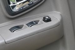 飞碟奥驰 V1系列 2.0L 121马力 CNG 4.15米单排栏板轻卡 飞碟奥驰 V1系列 2.0L 121马力 CNG 4.15米单排栏板轻卡