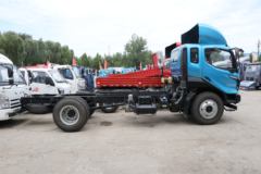 飞碟 W7 184马力 4X2 5.2米排半仓栅式载货车(国六)