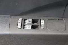 飞碟 W7 184马力 4X2 5.2米排半仓栅式载货车(国六)