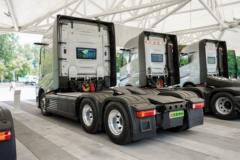 远程 星瀚H 25T 6X4 纯电动牵引车(生活仓)(HN4250X27C39BEVY)