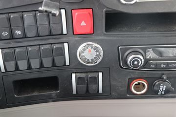 �й�����HOWO ͳ˧ 145���� 4.15�׵�����ʽ�Ῠ(������5��)ͼƬ