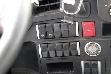 �й�����HOWO ͳ˧ 145���� 4.15�׵�����ʽ�Ῠ(������5��)ͼƬ