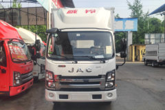 江淮 威铃M6 3.0L 129马力 CNG 4X2 4.05米冷藏车(HFC5045XLCP32N2C7NS)