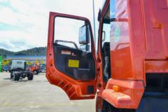 湖北大运 风尚 复合型 270马力 8X2 9.6米仓栅式载货车(国六)(DYQ5310CCYD6EB)