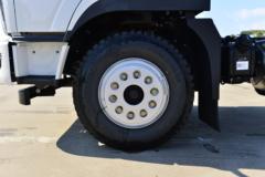 湖北大运 致胜 200马力 4X2 5.8米仓栅式载货车(国六)(DYQ5188CCYD6AB)