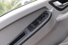 中国重汽HOWO 统帅 145马力 3.85米排半栏板轻卡(万里扬5档)(ZZ1047C3314F145)