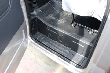 ������Խ��X7 2.0L 144���� ���� 3.05��˫������С��(SC1031FRS63)ͼƬ