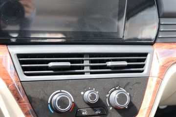 ������Խ��X7 2.0L 144���� ���� 3.05��˫������С��(SC1031FRS63)ͼƬ