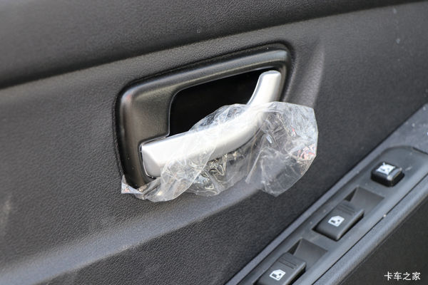 �������ж���̩���п�Խ��X7�ػ������۴���ͣ�����0.1��