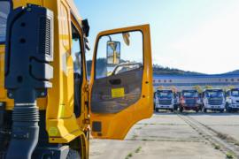 大运F7&nbsp;随车吊驾驶室图片